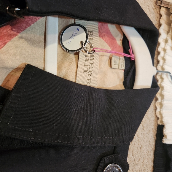 BURBERRY BLACK COTTON JACKET IN EXCELLENT CONDITION ONLY WARN A COUPLE OF TIMES. - Picture 8 of 8